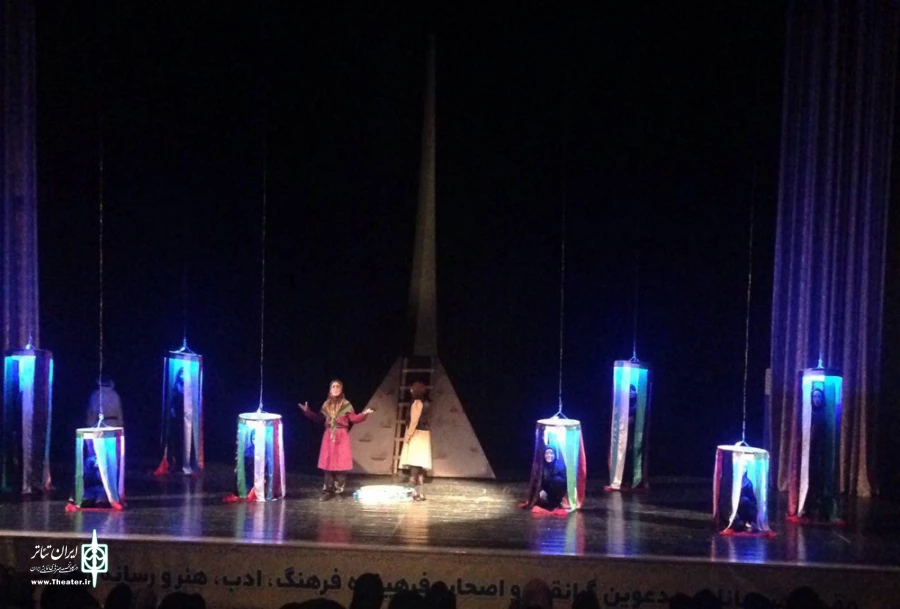 گزارش تصویری اجرای نمایش«زنان میمون دژ» در اردبیل