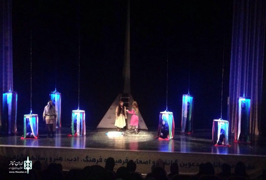 گزارش تصویری اجرای نمایش«زنان میمون دژ» در اردبیل