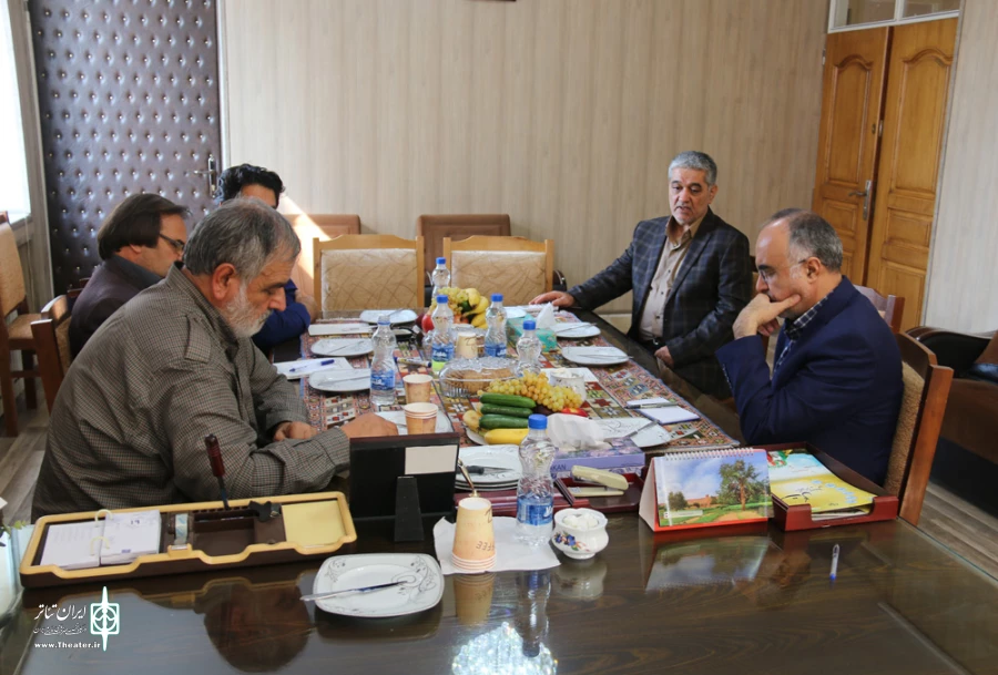 دیدار معاون وزیر ارشاد با مدیران انجمن های فرهنگی و هنری استان اردبیل