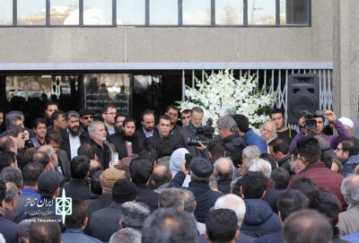 وداع باشکوه هنرمندان  با مجید واحدیزاده

مجید پر فروغ صحنه های نمایش در قطعه مفاخر اردبیل آرام گرفت