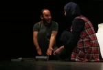 نمایش «و خداوند درون یک مرد دو قلب قرار نداد»