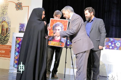 همزمان با میلاد ریحانه نبی

از خانواده زنده یاد مجید واحدیزاده تجلیل شد