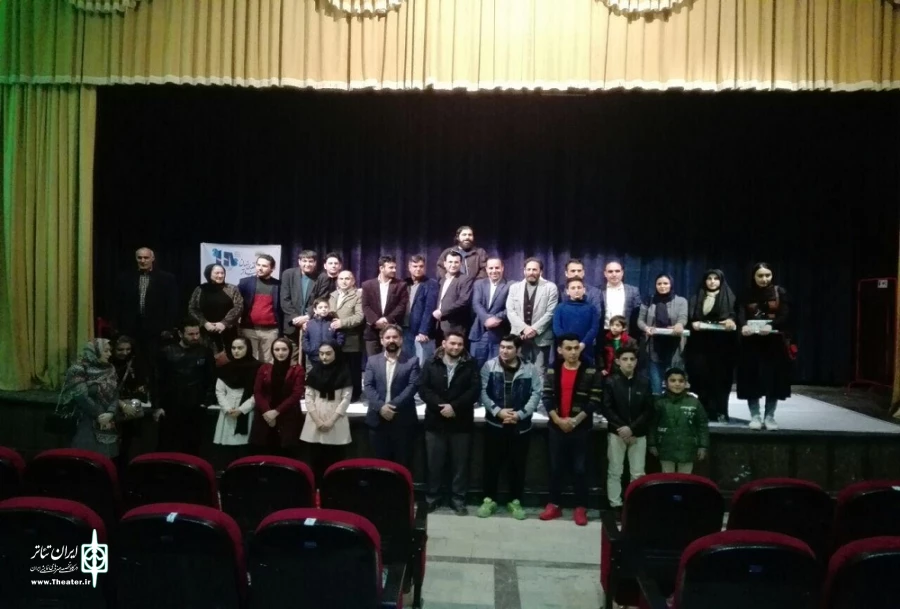 تجلیل از بانوان تئاتری
