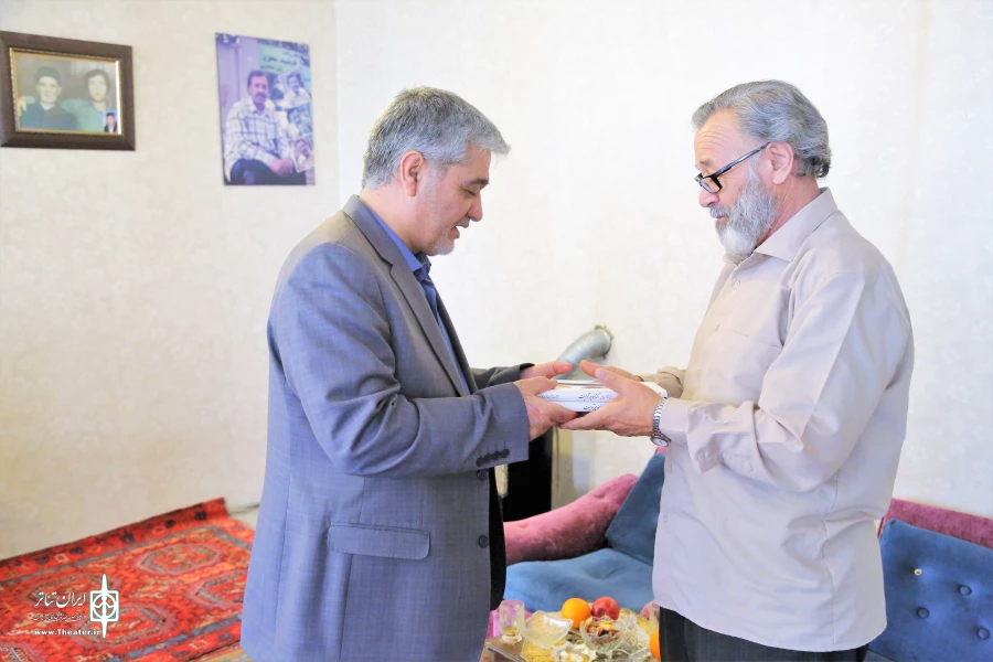 تجلیل از پیشکسوتان تئاتراردبیل
