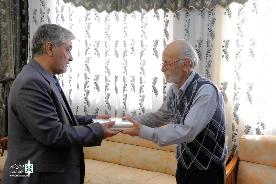 تجلیل از پیشکسوتان تئاتراردبیل