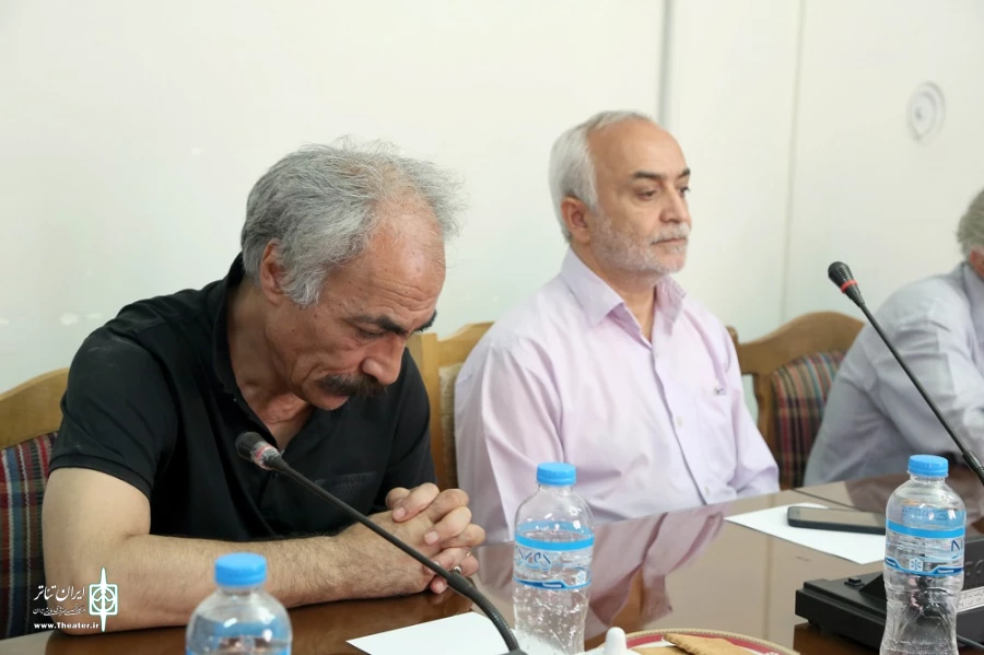 نشست صمیمی مسئول اموراستان های اداره کل هنرهای نمایشی با فعالین تئاتری اردبیل