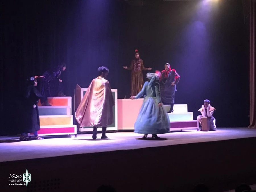 نمایش«قیزیل باشماق» و استقبال مشگینی ها