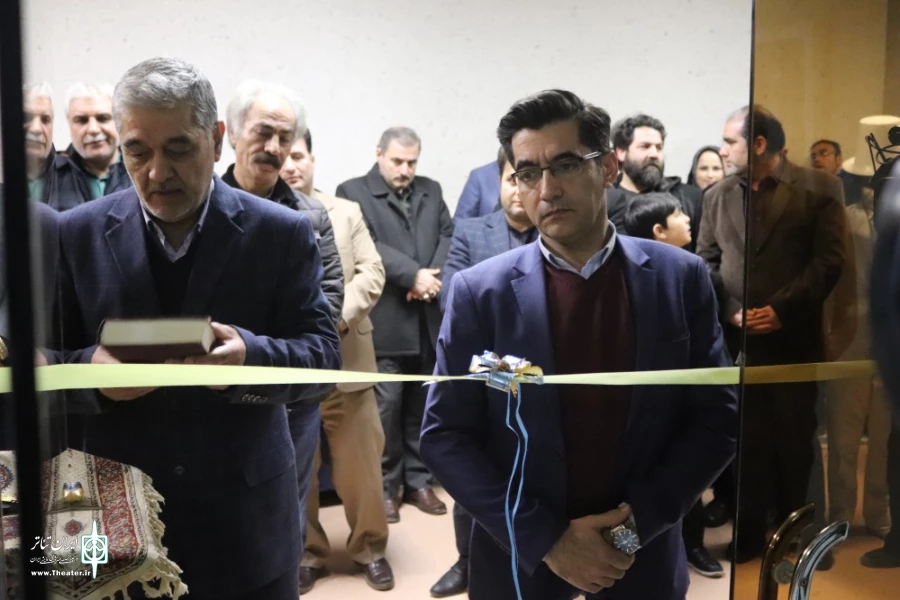 گشایش نمایشگاه عکس و پوسترهای تئاتری در اردبیل/ امیررضا نوریان