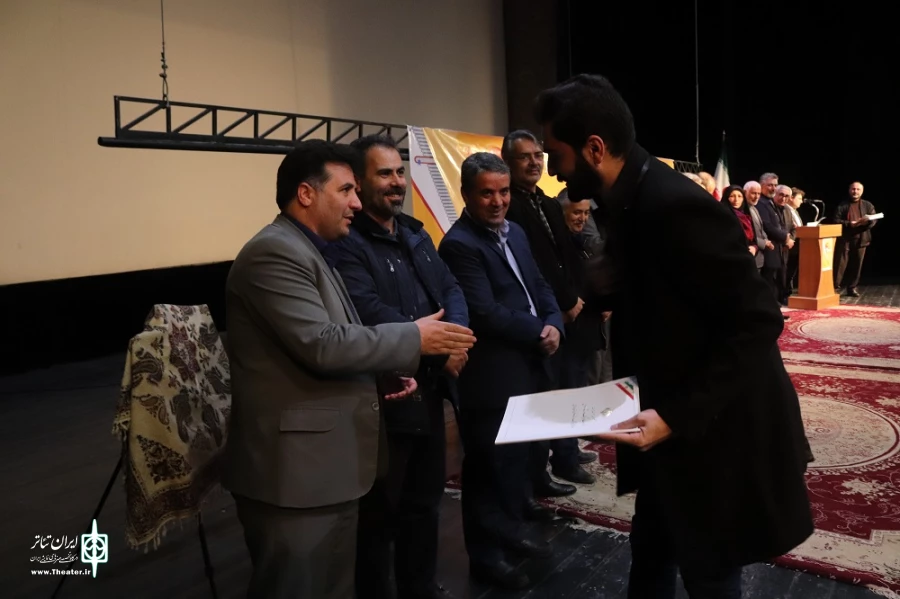 تکریم هنرمندان افتخار آفرین اردبیلی/ عکاس : امیررضا نوریان