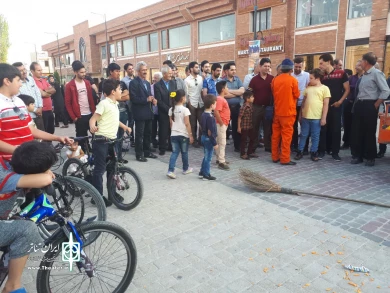 نمایش خیابانی«شاعر زباله ها»