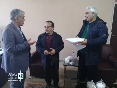 رزمنده جانباز تئاتری در اردبیل تجلیل شد