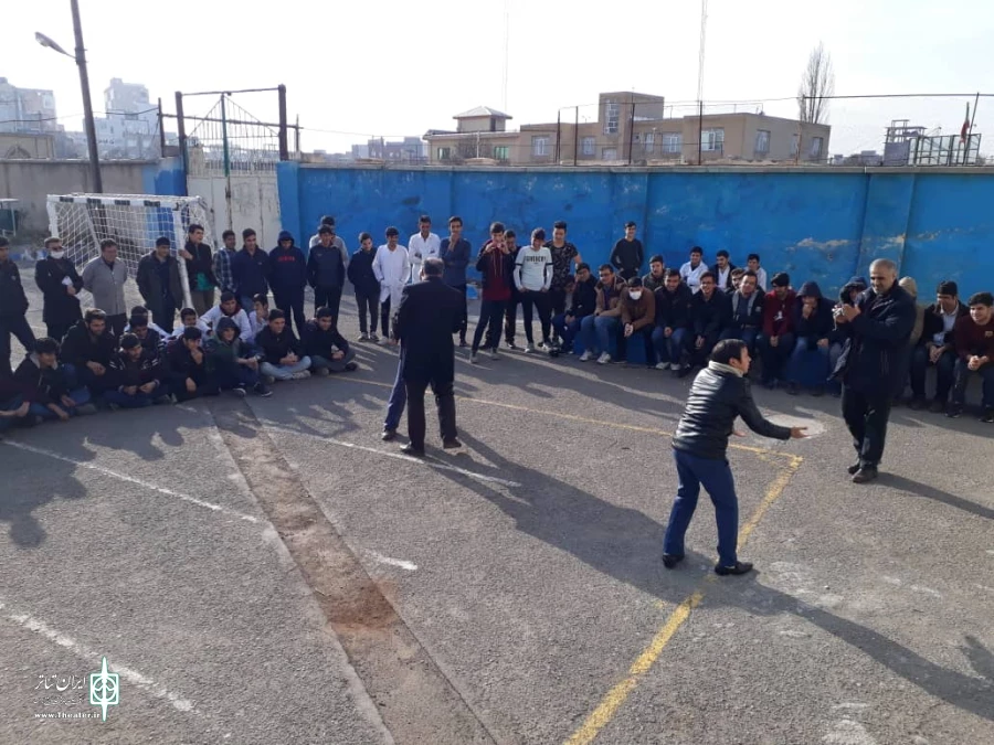 نمایش«نگفتن یا نه گفتن» در اردبیل