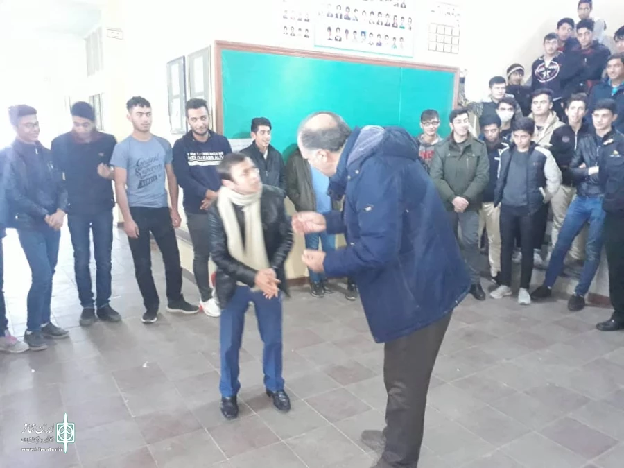نمایش«نگفتن یا نه گفتن» در اردبیل