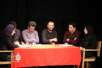 در دومین برنامه زمستانه نمایشنامه خوانی

«سایه به سایه» در اردبیل خوانده شد