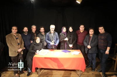 در دومین برنامه نمایشنامه خوانی زمستانه

صمد واحدیزاده از هنرمندان پیشکسوت تئاتر اردبیل، مورد تجلیل قرار گرفت