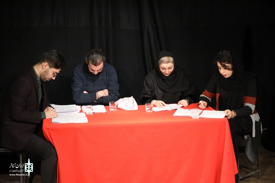 چاقوی زن جانی