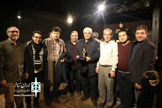 در سومین برنامه نمایشنامه خوانی زمستانه

محمد فردین از هنرمندان پیشکسوت تئاتر اردبیل تجلیل شد