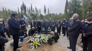 در قطعه مفاخر آرامستان بهشت زهرای اردبیل

وداع باشکوه هنرمندان و اصحاب فرهنگ و هنر با پیشکسوت تئاتراردبیل