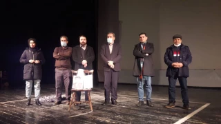 حضور مدیر کل فرهنگ وارشاد اسلامی استان اردبیل در جمع گروه نمایشی «ایچیمده بیر آراز آددیملاییر»