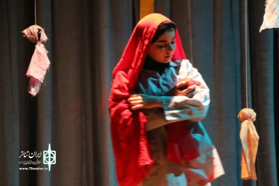 خلخالی ها به تماشای نمایش «پریشانی سوار بر باد تا بیکرانه» نشستند