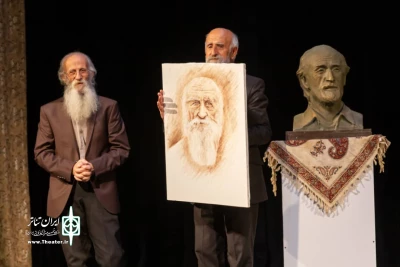 در ویژه برنامه قدر مجموعه گل:

نادر مهدیلو و احمد پروستان از پیشکسوتان تئاتر اردبیل تکریم شدند