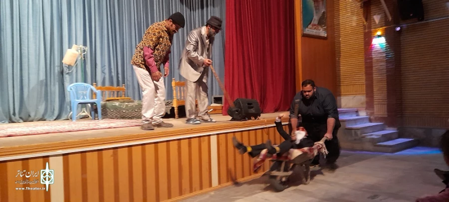 نمایش طنز«قولوش گاز ورمه»