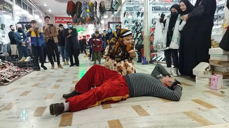 نمایش خیابانی «گویدن پیل یاغماز» در گرمی