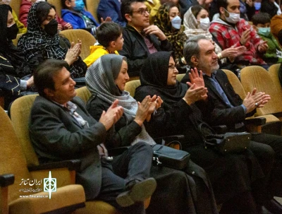 باحضور در تالارشمس عطار اردبیلی:

مدیرکل فرهنگ و ارشاداسلامی استان به تماشای نمایش «قیزقاپیسی شاه قاپیسی» نشست