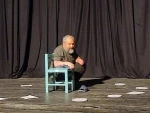 نمایش یک مرد یک خط