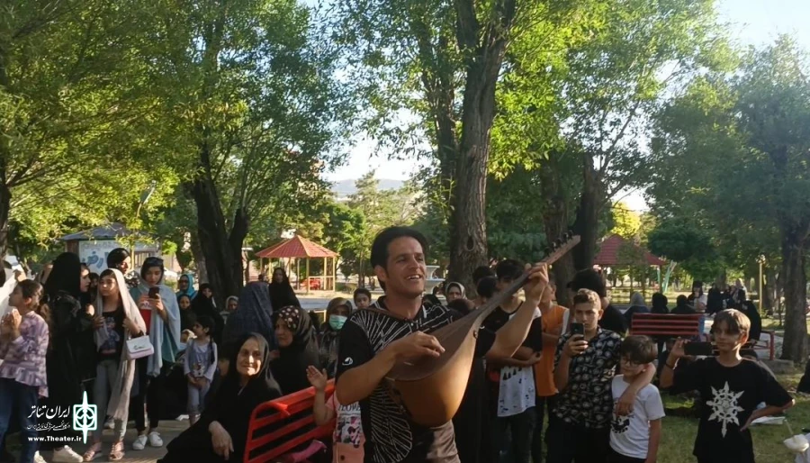 جشنواره نمایش های خیابانی