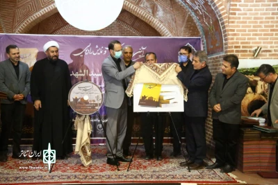 با برگزاری مراسمی در نگارخانه ختایی اردبیل:

کتاب و نمایش رادیویی «فریاد رهایی» رونمایی شد
