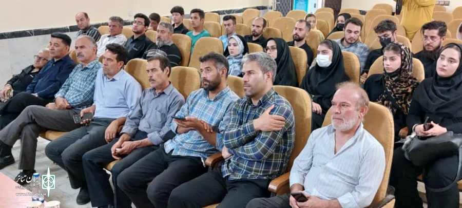نشست هنرمندان تئاتر گرمی