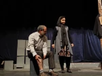 بیگانه در خانه