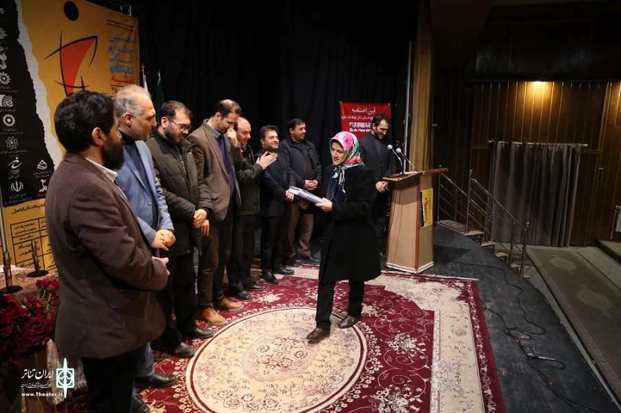 تجلیل از افتخار آفرین اردبیلی تئاتر فجر