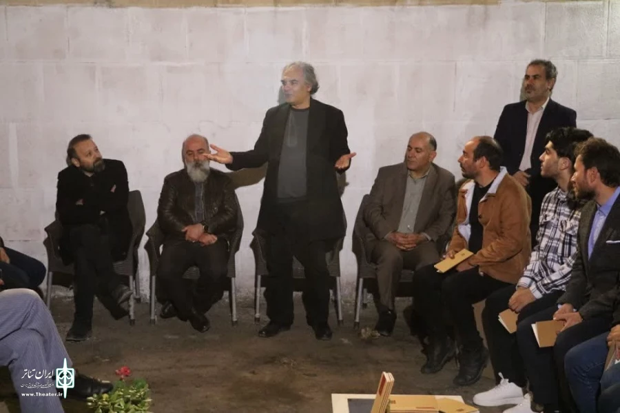 خوانش نمایشنامه بی پدر در اردبیل/ عکس» محمد رضا باوفا