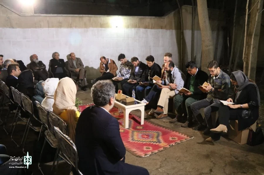 خوانش نمایشنامه بی پدر در اردبیل/ عکس» محمد رضا باوفا
