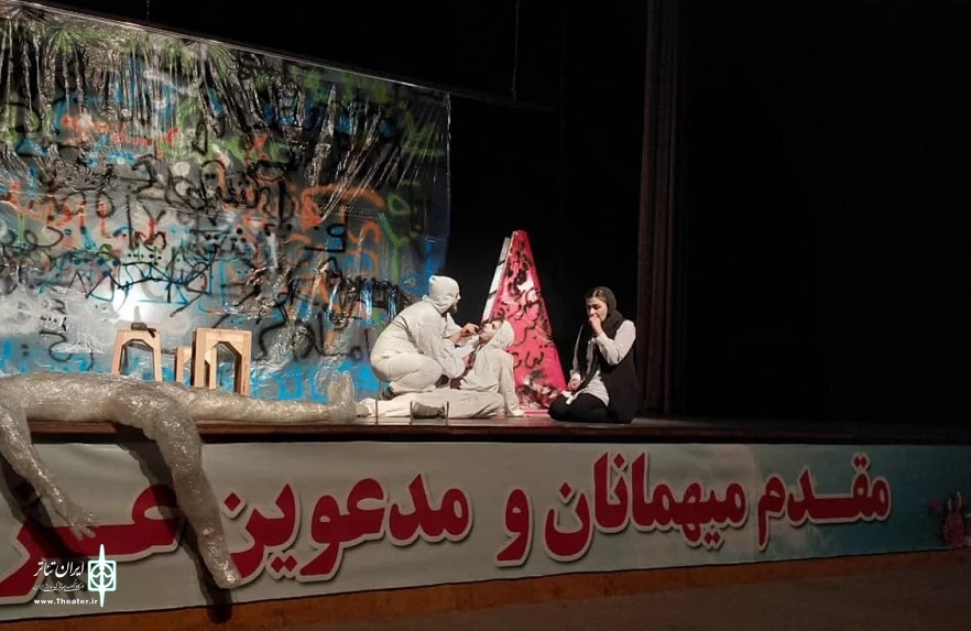 نمایش در حضور باد در اردبیل