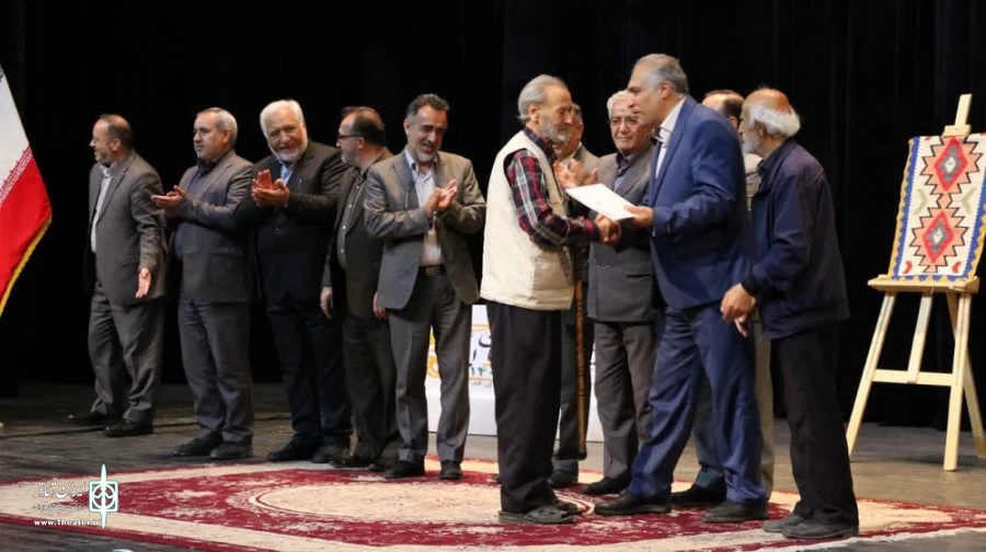 تجلیل از برترین ها و فعالین تئاتری استان اردبیل/ عکاس: محمد رضا باوفا