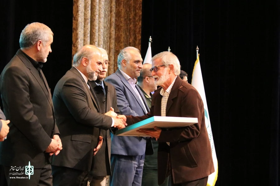 تجلیل از چهره های نامی سینما و تئاتر در اردبیل/عکاس: طاهر حضرتی