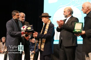 اعطای عالی ترین نشان زرین استان اردبیل به استاد علی نصیریان/ عکاس: طاهر حضزتی