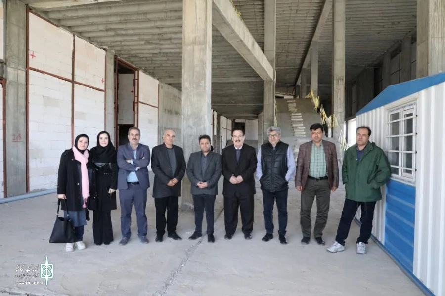 بازدید هنرمندان تئاتر از تالار شهر اردبیل/ عکاس: ولی الله ارجمند