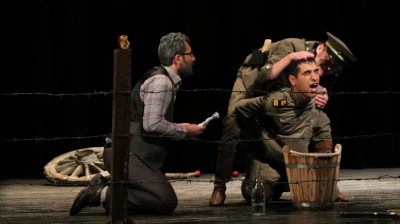 پس از اجرا در جشنواره تئاتر فجر

نمایش «1320» در تالار شمس عطار اردبیلی اجرا شد