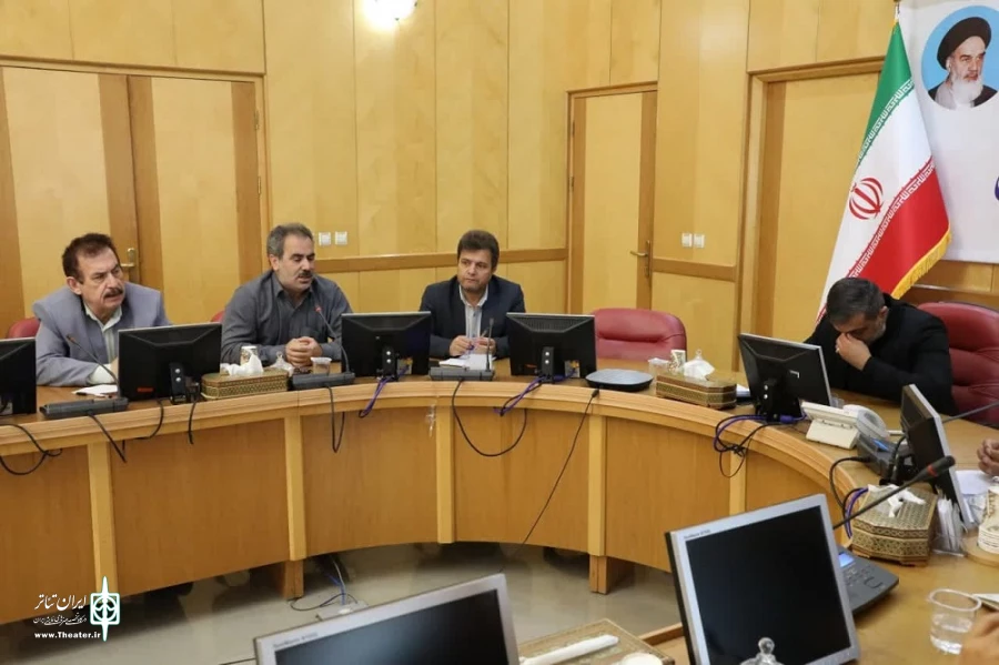 نشست شورای سیاستگذاری جشنواره تئاتر استانی و هیئت مدیره انجمن هنرهای نمایشی استان یا استاندار اردبیل/ عکاس: ولی الله ارجمند