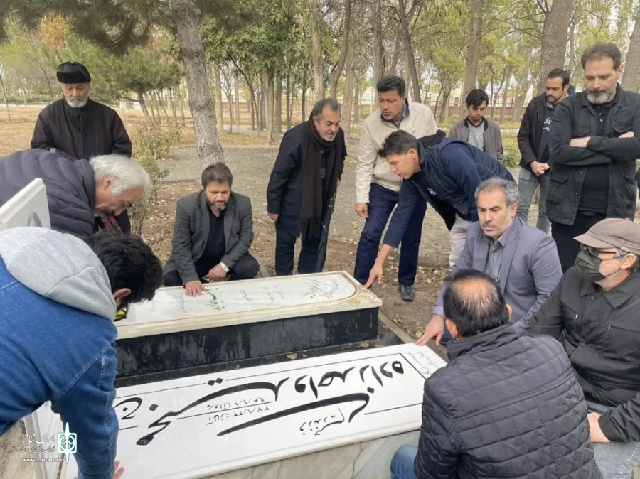 ادای احترام به شهدا و هنرمندان فقید در جشنواره استانی تئاتر اردبیل/ عکاس: امیر حسین هدایتی