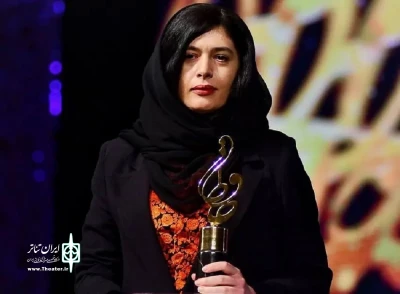درخششی دیگر برای هنرمند اردبیلی

تندیس جشن حافظ در دستان ژیلا شاهی