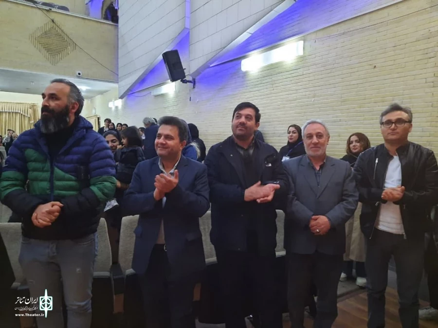 تماشای نمایش از آدم تا آدم در مشگین شهر