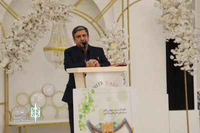 استاندار اردبیل در جمع تئاتری‌های استان:

سیاست دولت چهاردهم حمایت از هنرمندان در عرصه‌‌های مختلف هنری است