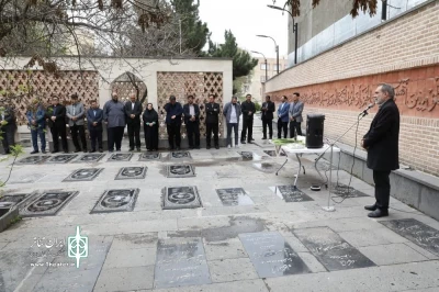 همزمان با هفته هنر انقلاب اسلامی

مدیران فرهنگی و هنرمندان استان اردبیل به شهدا ادای احترام کردند