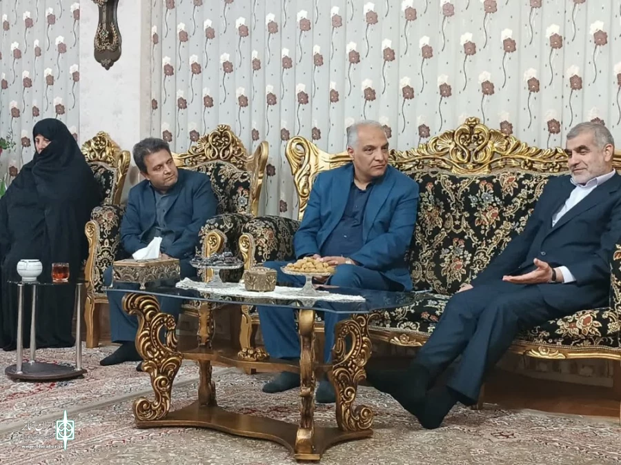 دیدار علی نیکزاد با خانواده هنرمند فقید تئاتر اردبیل