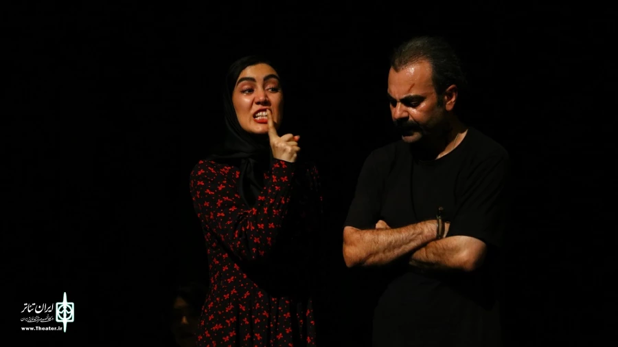 اجرای نمایش «بیگانه در خانه» اردبیل، عکاس» محمد رضا باوفا